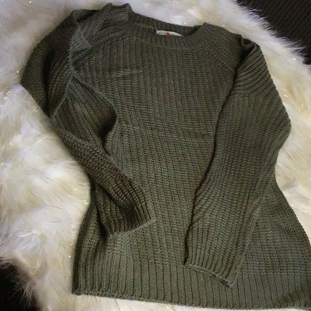 Open shoulder Sweater